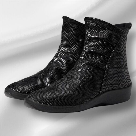 ARCOPEDICO Women’s Croc Shoes in the Size 41/9.5-10 US Size in Black Color - Picture 4 of 16